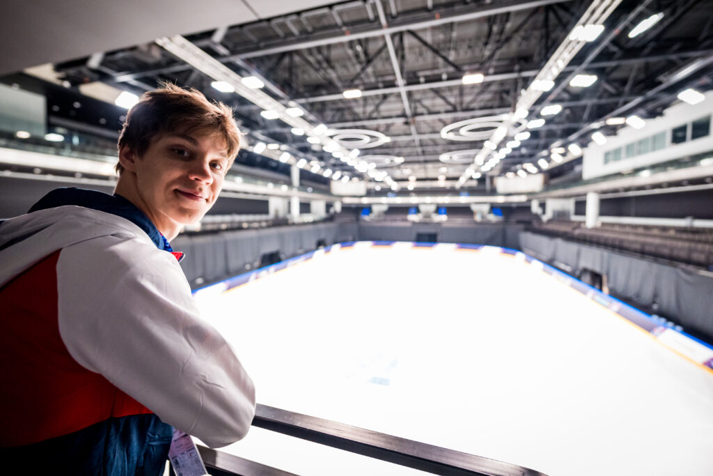 Sjíždějí se závodníci a v O2 areně finišují přípravy