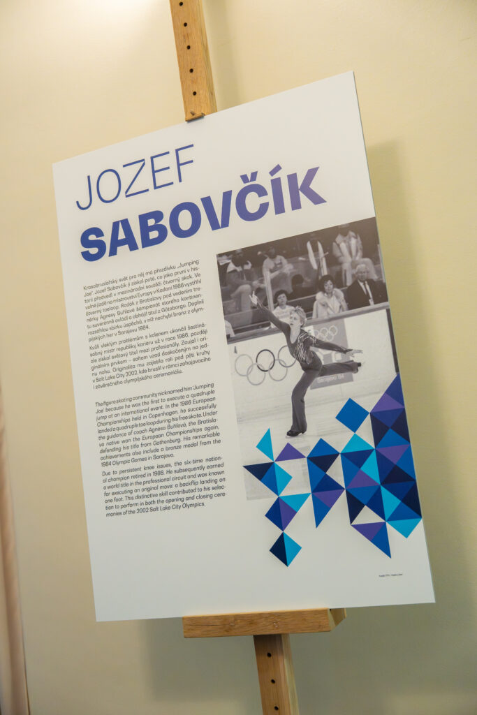 Výstava v Senátu má jasný vzkaz: Díky, Stando!